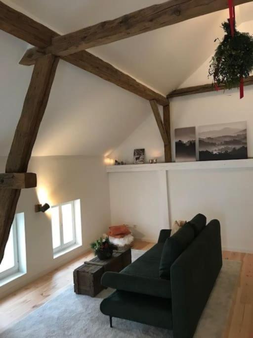 Вилла Ferienhaus „Uff'M Woikeller“ Meckenheim  Экстерьер фото