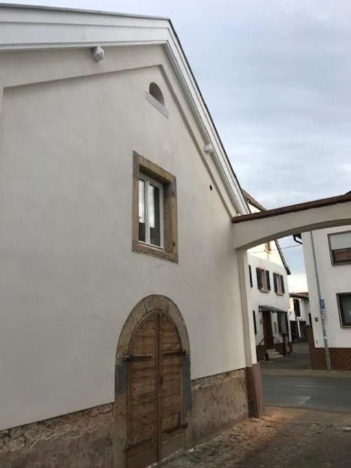Вилла Ferienhaus „Uff'M Woikeller“ Meckenheim  Экстерьер фото